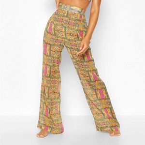 ❌Sold❌ New with Tags! Boohoo Wide Leg Mosaic Print Beach Pants Size 10.